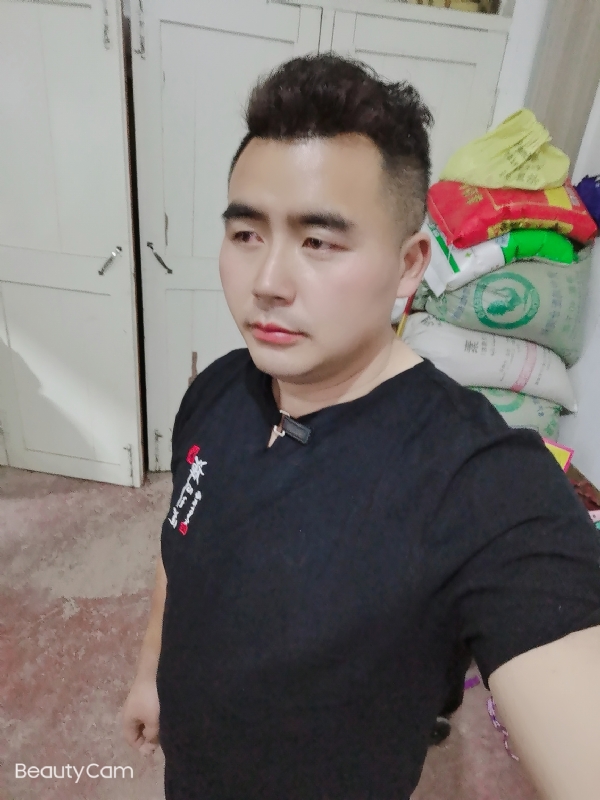 阿杰的第一张照片--盐城中老年相亲网
